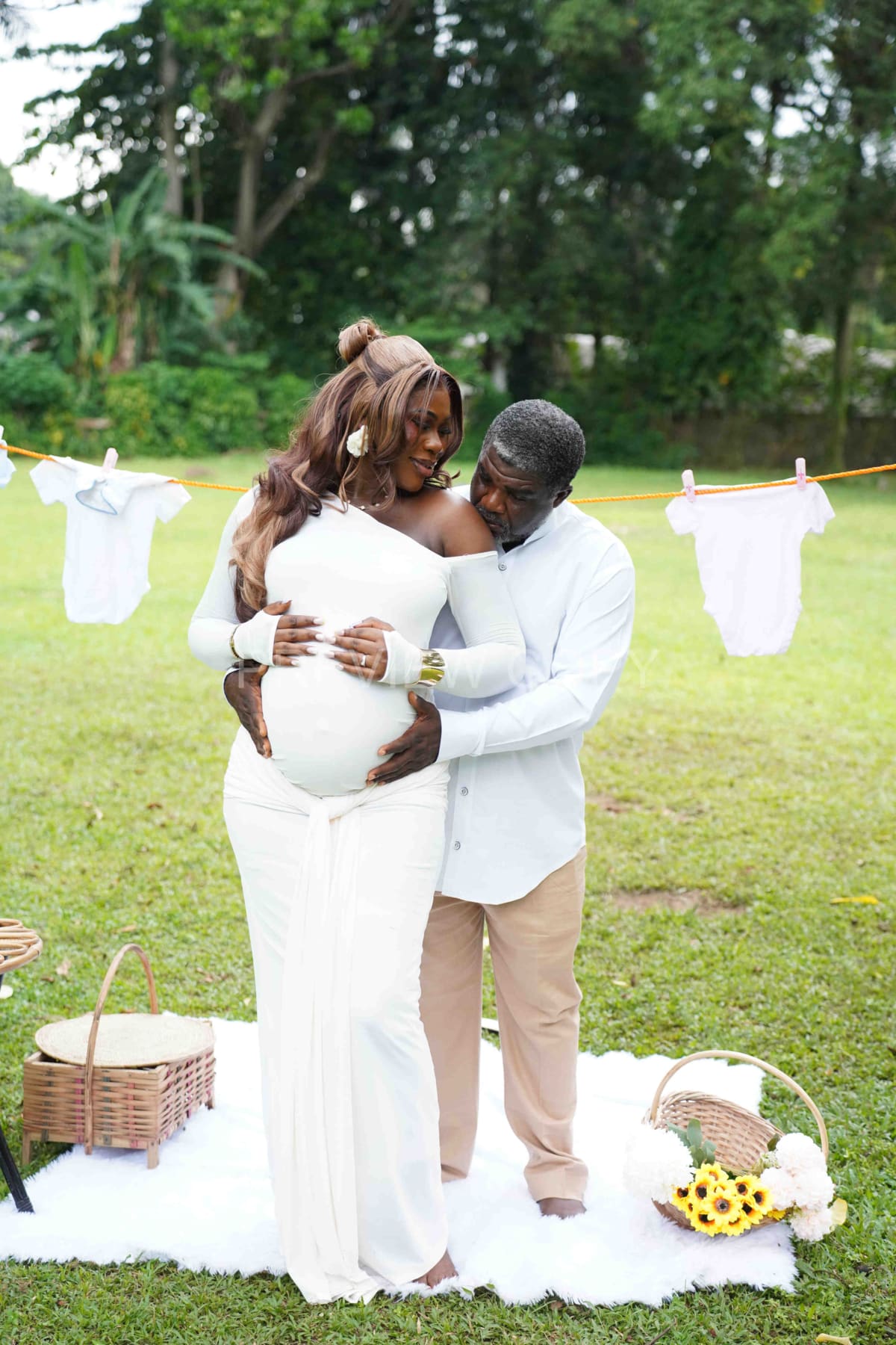 GLORY'S MATERNITY SESSION