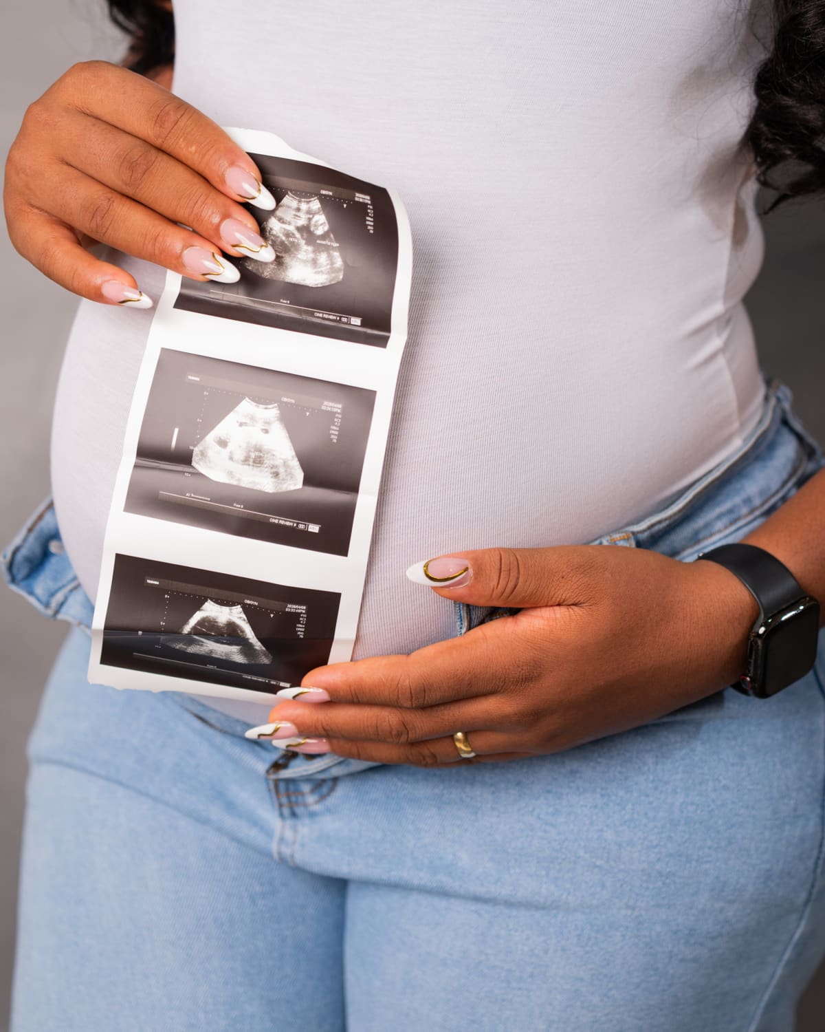 QUEEN'S MATERNITY PORTRAIT